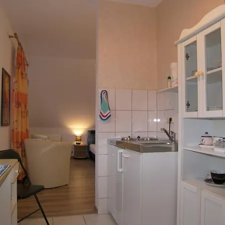 2 Fewos Wiessmann Ca 15 Gehminuten Bis Zum Ostseestrand *